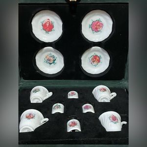 Barbie teaset vintage 90’s in elegant green velvet box